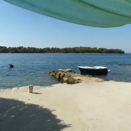 Near The Sea Marinovic * Prižba