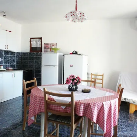 Near The Sea Marinovic * Prižba