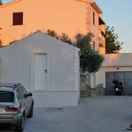 Near The Sea Marinovic Appartement *