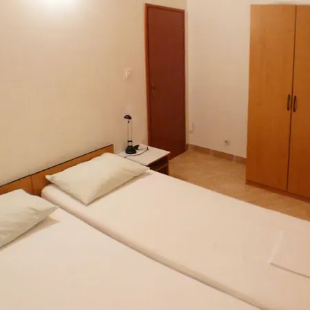 Near The Sea Marinovic Appartement Prižba