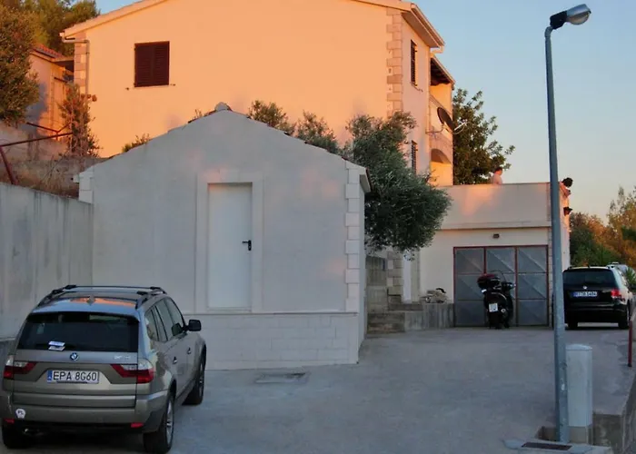 Near The Sea Marinovic Apartament *