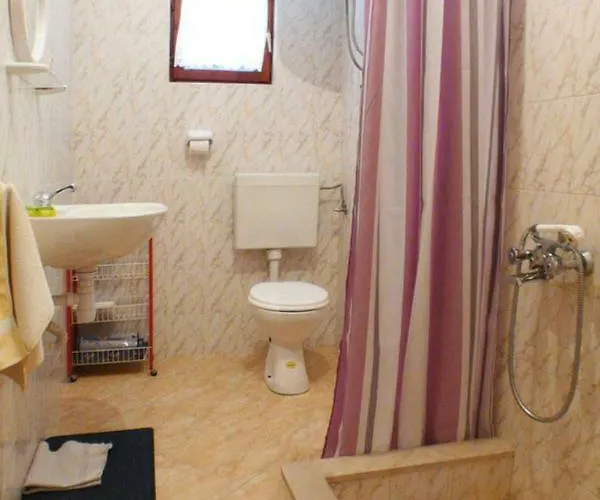 Near The Sea Marinovic Apartament *