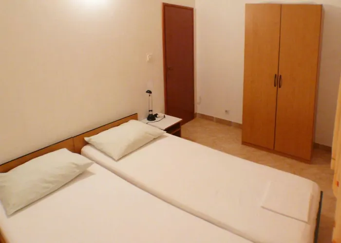 Near The Sea Marinovic Apartament Prižba